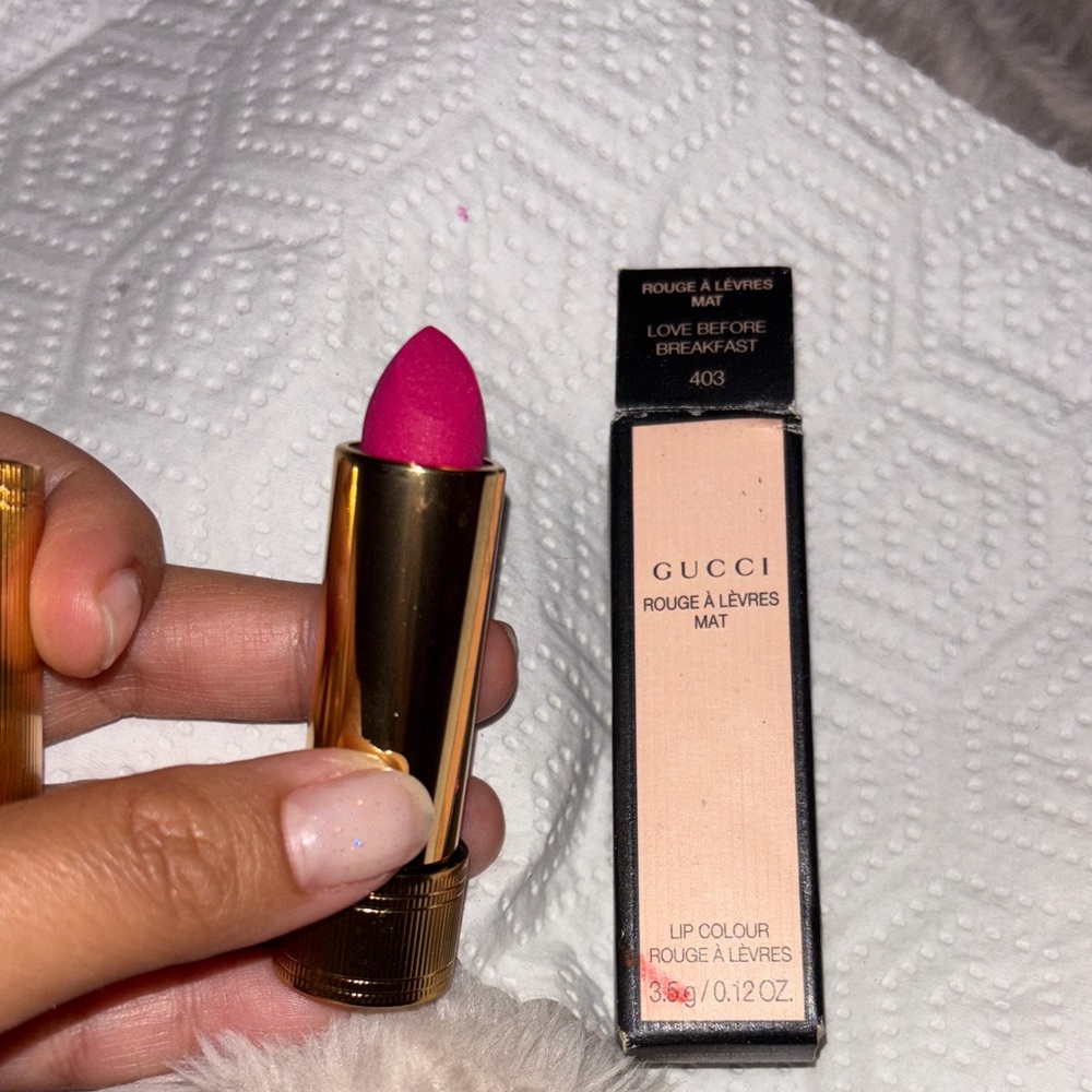 Gucci Rouge à Lèvres Mat Lipstick - Bold Pink - Love Before Breakfast